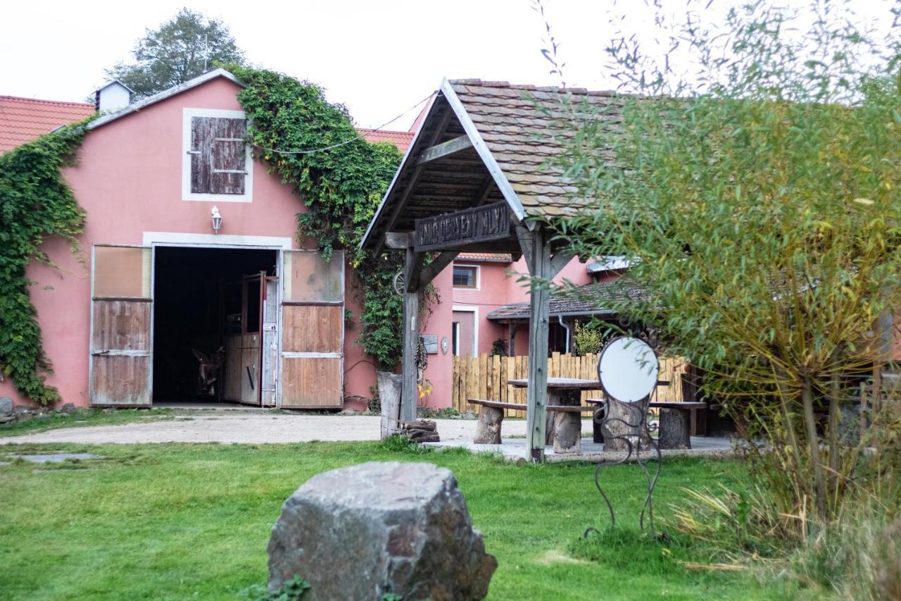 Ranc Cerveny Mlyn Villa Lisov  Dış mekan fotoğraf